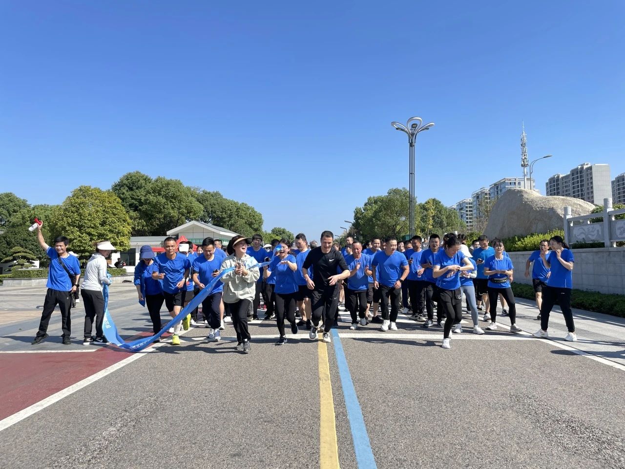 热爱·超越·领跑 | 2024年williamhill英国官网集团松雅湖环湖跑